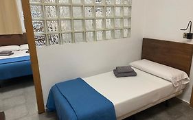 Hostal&Apartamentos La Mar